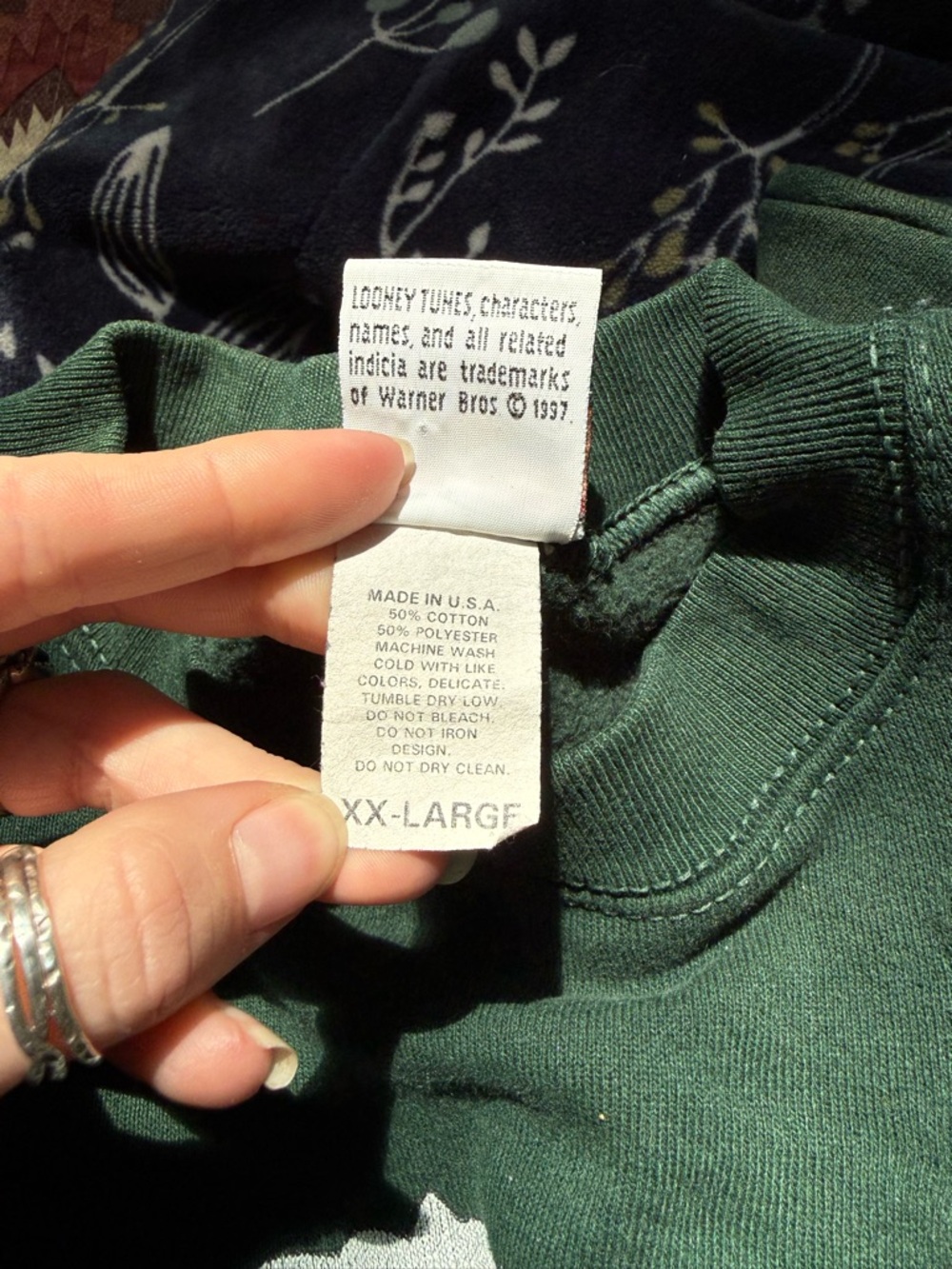 Vintage Looney Tunes 1997 Dark Green Graphic Crewneck XXL - Picture 10 of 10